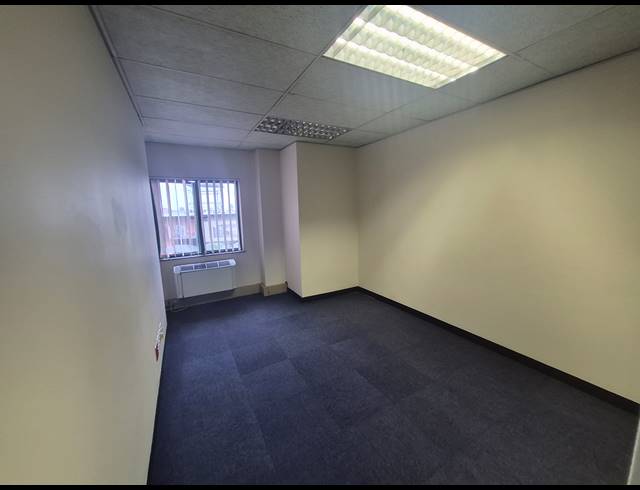 135M² OFFICE TO LET IN BRUMA